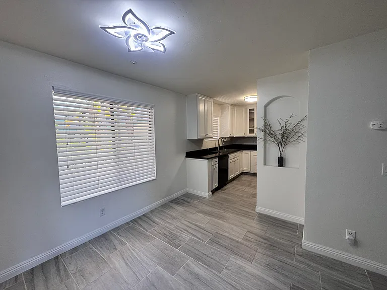 5541 Shasta Ln #210 — Photo 3