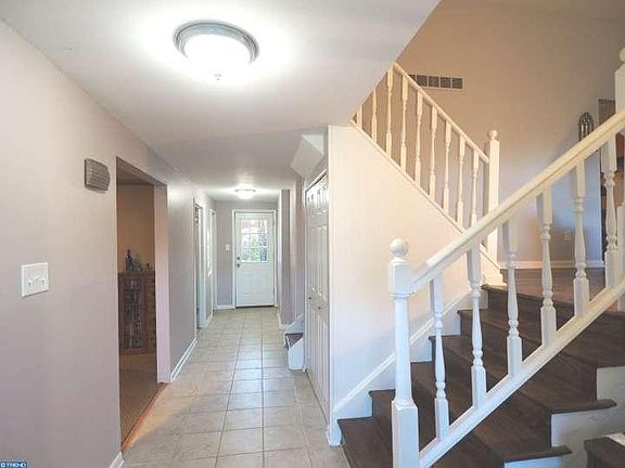 3rd image of 2200 Carlton Ln