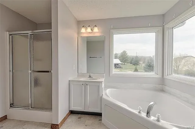 4 bed, 2.5 bath, 2747 sqft, $2,600 — Photo 4