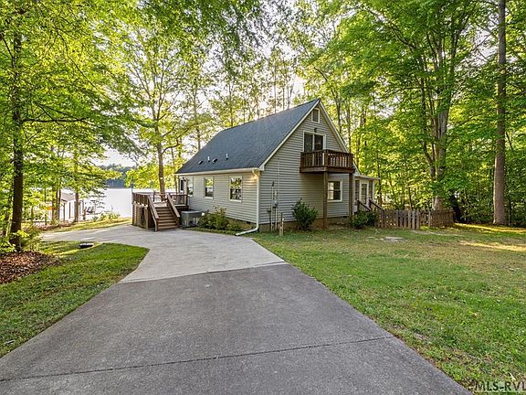 2nd image of 229 Plantation Dr