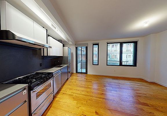 3rd image of 123 Melrose St APT 431