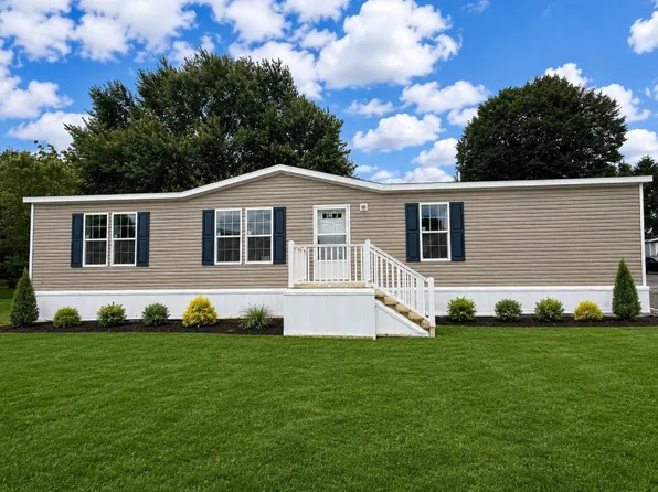 8879 Breinig Run Cir Unit 393, Breinigsville, PA 18031