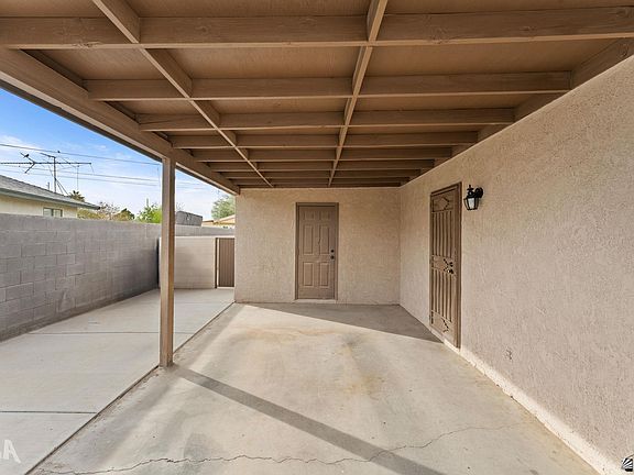 3rd image of 905 E Estrella Ln
