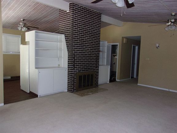 2nd image of 325 N B St