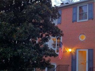 8240 Taunton Pl, Springfield, VA 22152