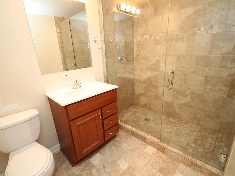 3150 N Honore St #1 — Photo 14