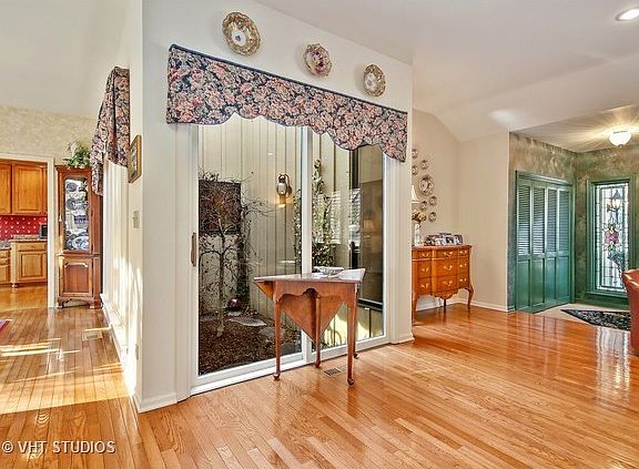 2nd image of 733 Tomlin Dr