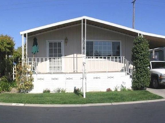 2nd image of 106 Chateau La Salle Dr