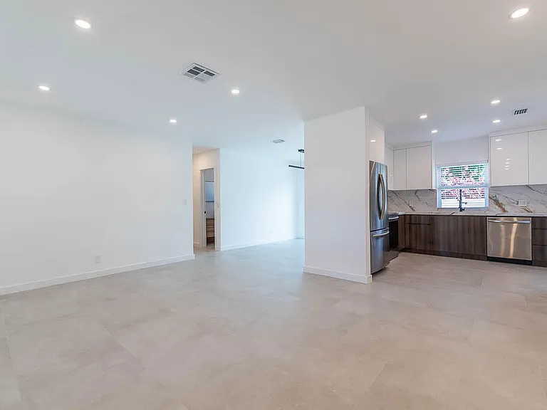 2712 Lake Ida Rd — Photo 11