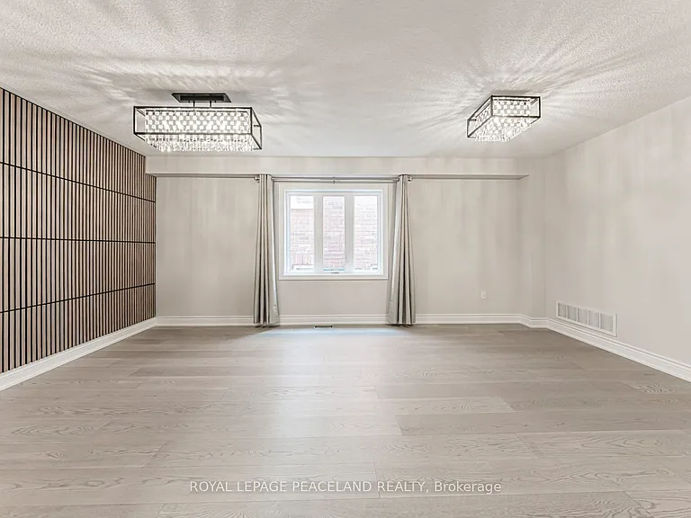 152 Flagstone Way — Photo 8