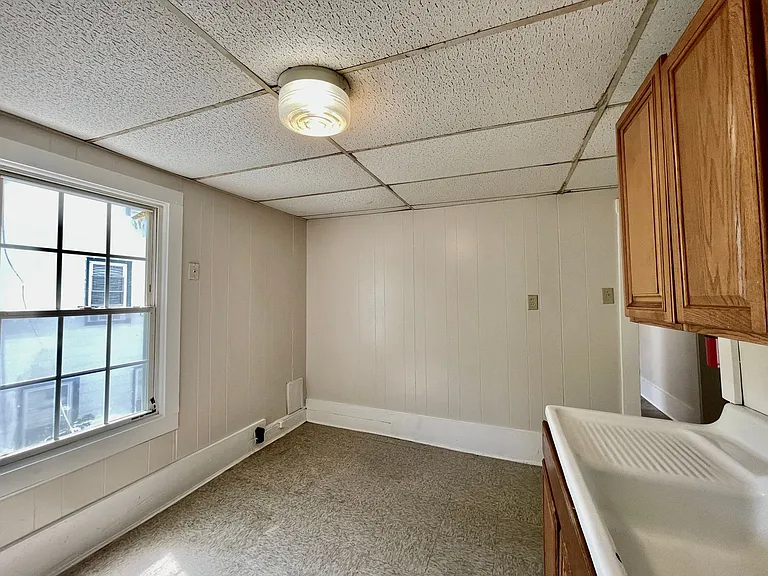 103 Marion St — Photo 6