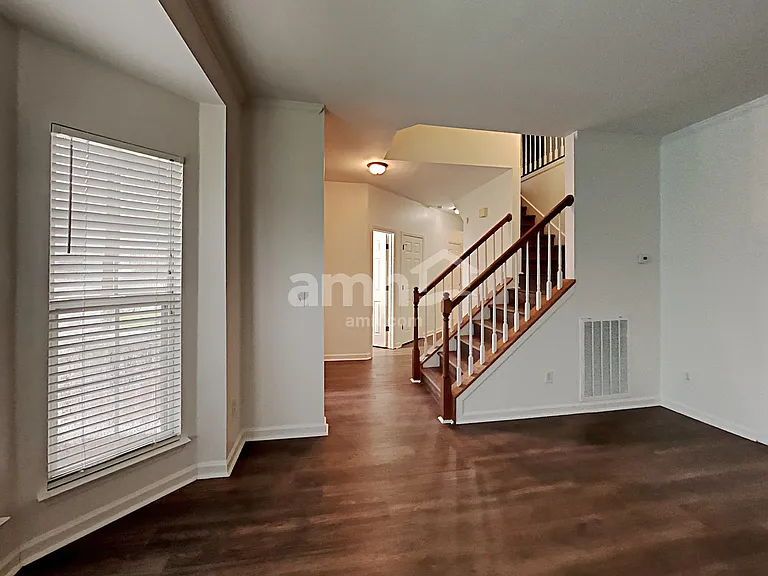1513 Cardinal Ln — Photo 9