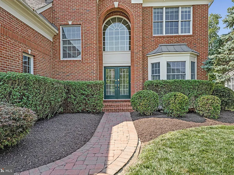 5834 Seven Pines Ct — Photo 2