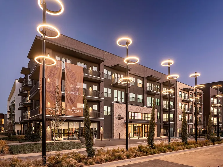 Residences at OAK — Photo 11