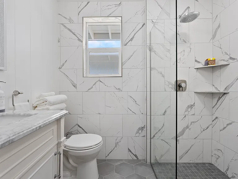 master bedroom#2 bathroom