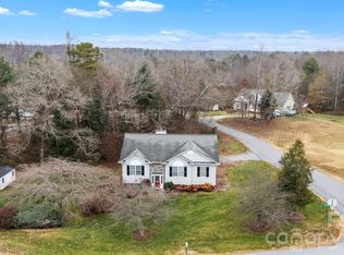 552 Meadowridge Dr, Taylorsville, NC 28681