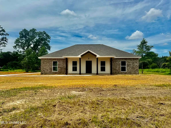 24259 Misty Ln, Lucedale, MS 39452