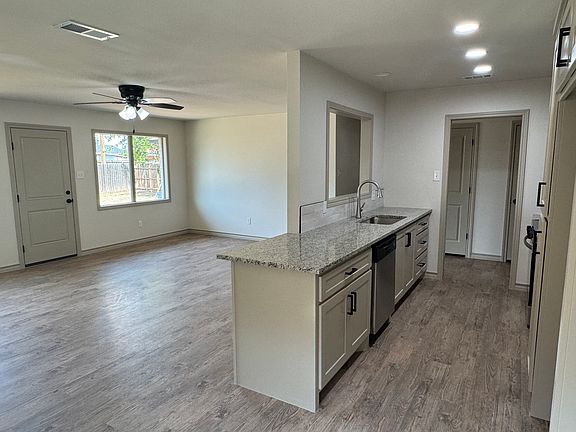 2nd image of 4416 53rd St
