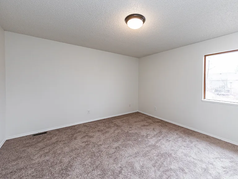 5160 Alton Dr — Photo 13