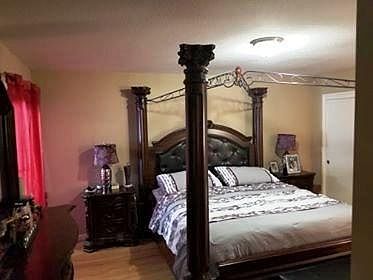 5th image of 100 Silkwood Ln