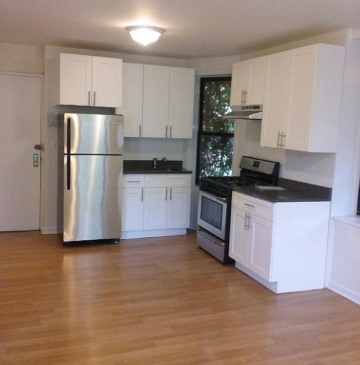 1st image of 327 W 21st St APT 4R