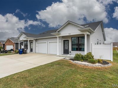 512 Deer Run, Moro, IL, 62067