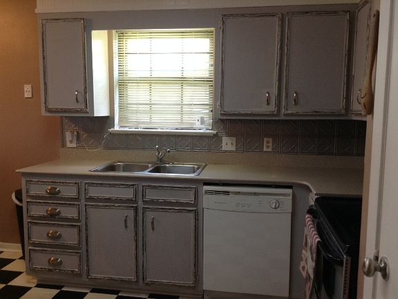 4th image of 3841 Lincoln Ave
