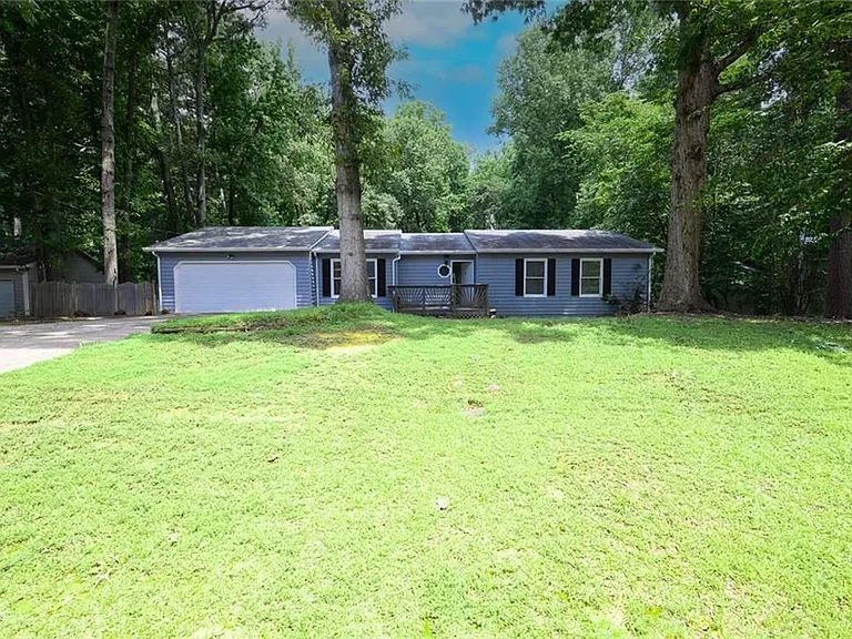 2100 Whitebluff Way — Photo 2