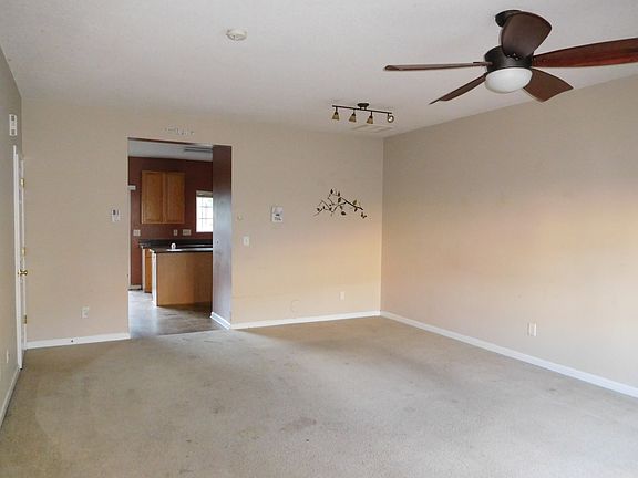 3rd image of 206 Heritage Creek Way