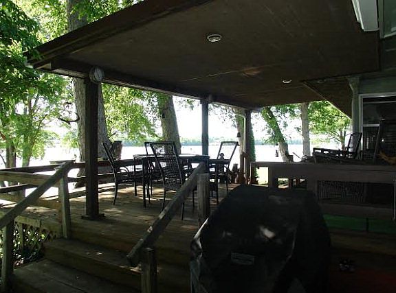 2nd image of 300 Camp St