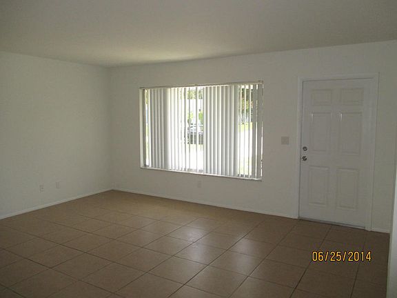 3rd image of 323 SE Tranquilla Ave