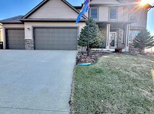 896 Golfview Ave, Zumbrota, MN 55992