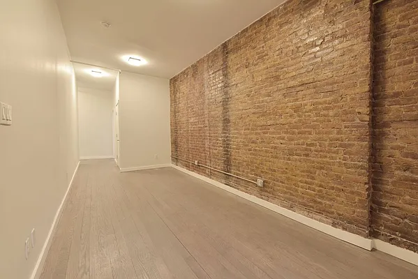 Rented by LEE & ASSOCIATES NYC RESIDENTIAL LLC | media 36