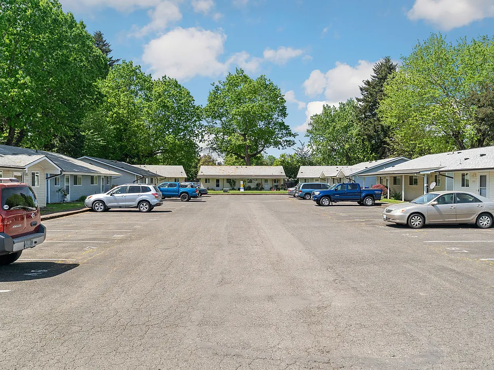 112 NW 15th St