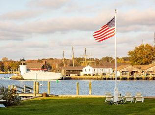 11 Park Pl, Groton, CT 06355