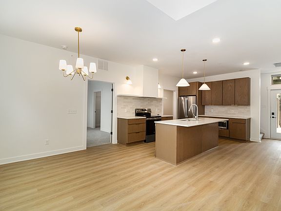5th image of 11046 Upper 33rd St N #D