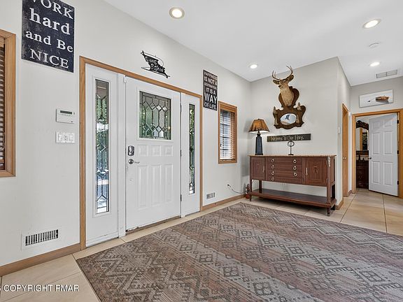 4th image of 326 Fawn Rd