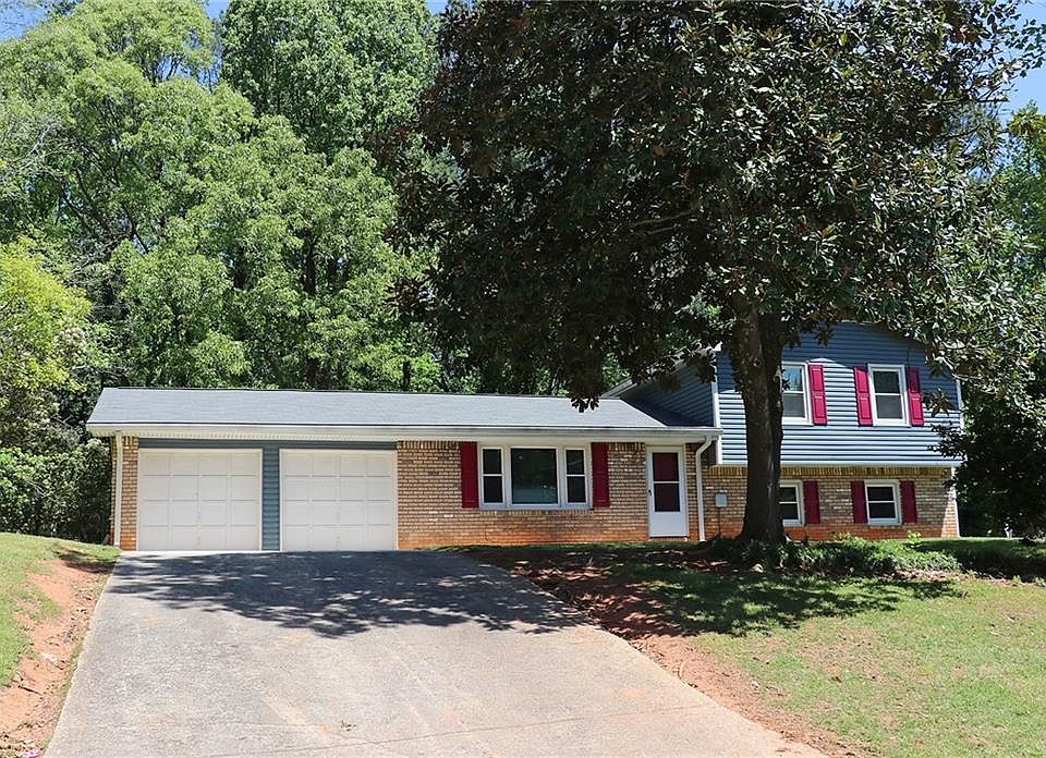 1st image of 661 Favorwood Dr SW