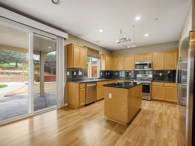 729 Copperfield Ct — Photo 14