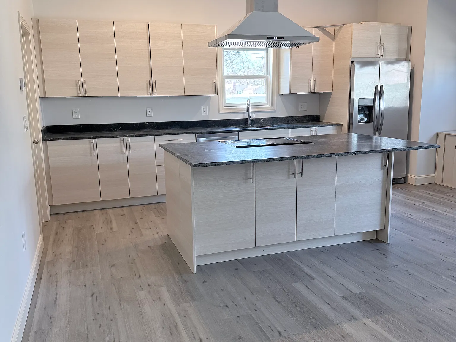 285 W Shore Rd — Photo 3