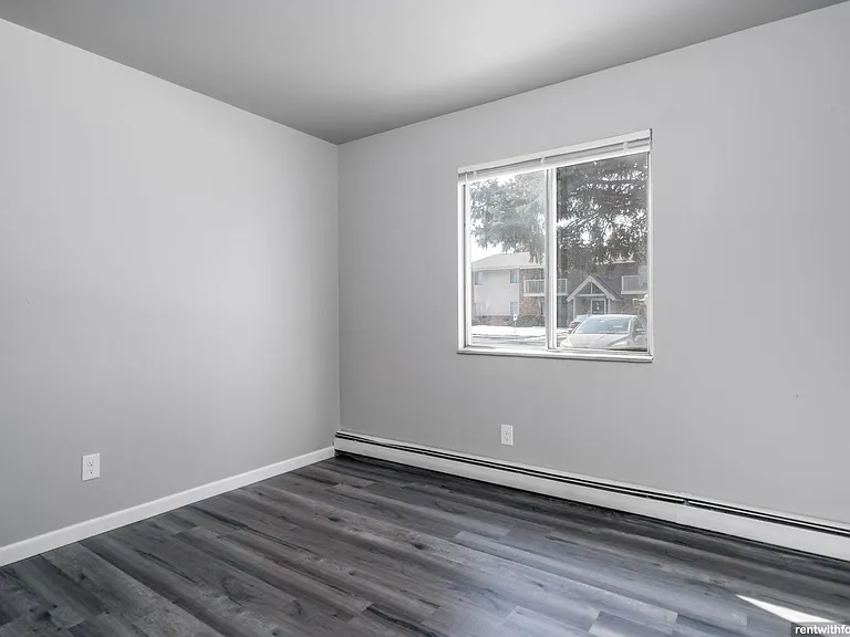 EVERGREEN PLACE — Photo 6