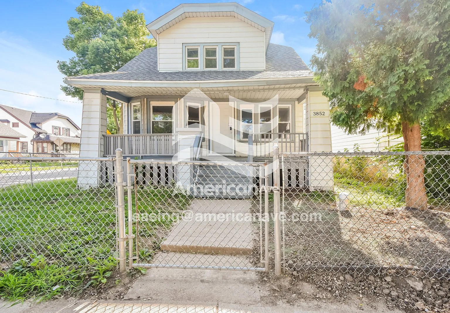 3 bed, 1.0 bath, 1188 sqft, $1,595 — Photo 1