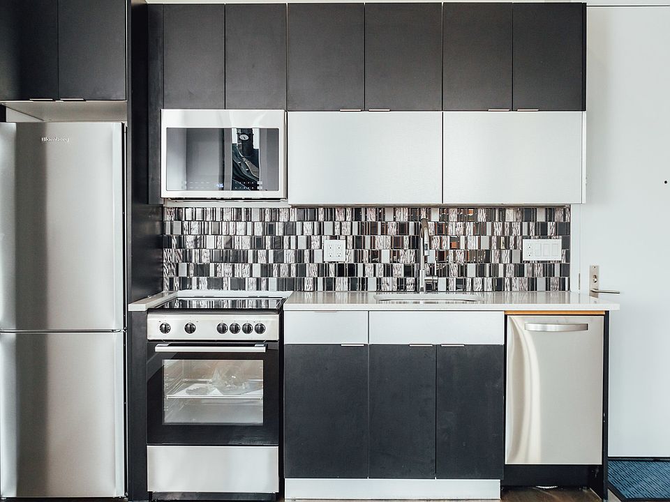 1st image of 253 Evergreen Ave #1