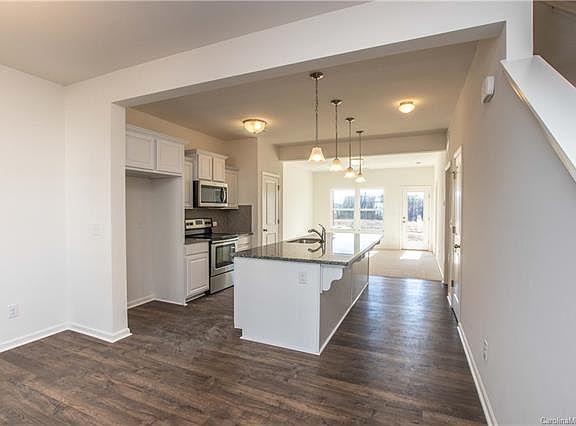 4th image of 104C Blackstone Ct #12
