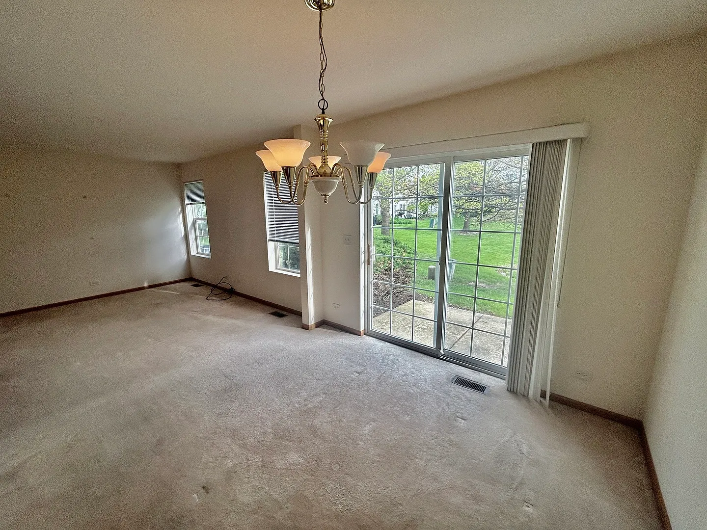 2 bed, 2.5 bath, 1668 sqft, $2,350 — Photo 4