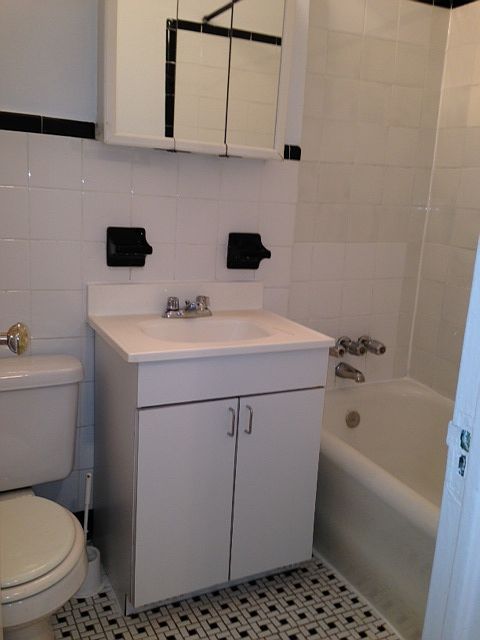 2nd image of 60 Turner Pl APT 2G