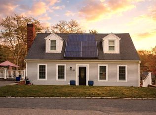 54 Melbourne Rd, Hyannis, MA 02601