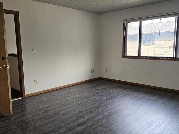 5th image of 963 Boston Way APT 3