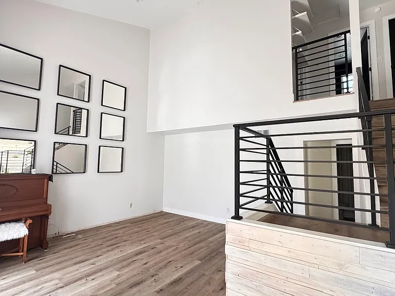 4270 Rous St — Photo 12