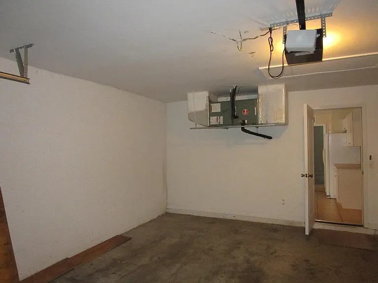 3514 NE 12th Ct — Photo 10